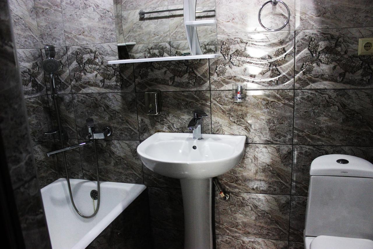 Hotel Golden Way Tbilisi Esterno foto