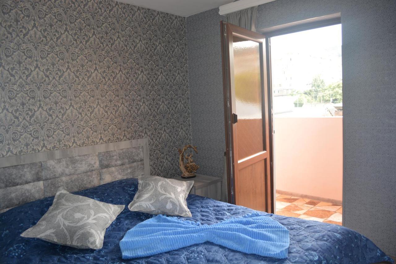 Hotel Golden Way Tbilisi Esterno foto
